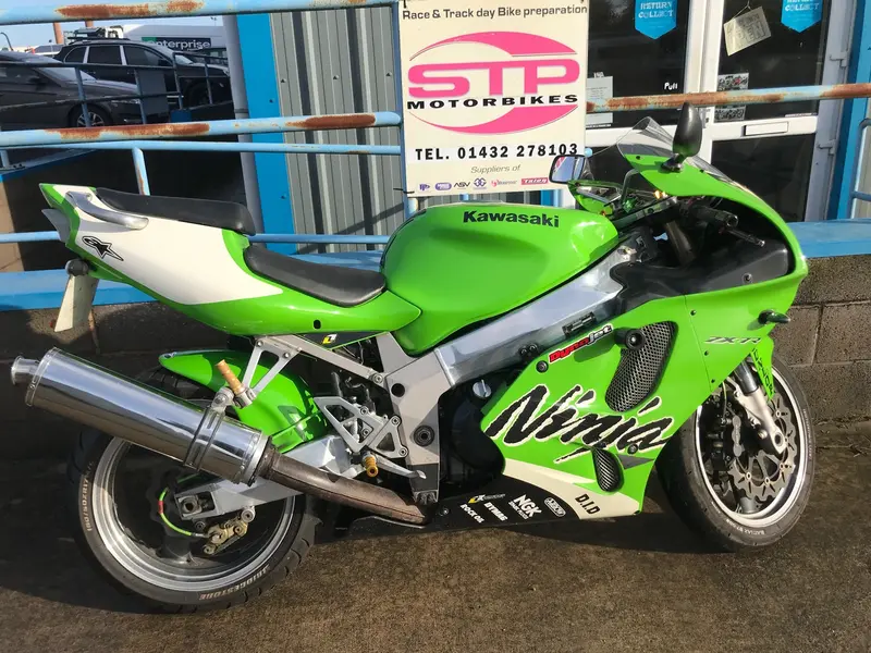 1998 Kawasaki Zx-7R Ninja 1