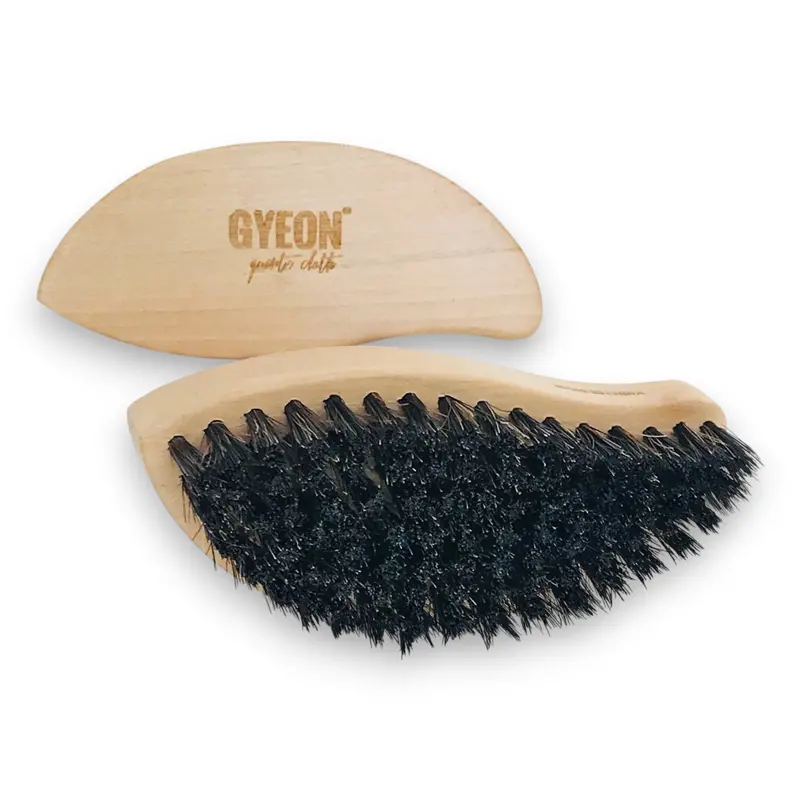 Gyeon Q²m Leather Brush 1