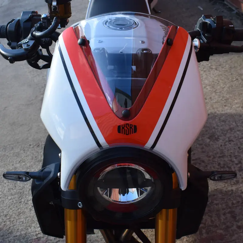 Yamaha Xsr900 2024 > Legend Red  Fly Screen By Pyramid 1