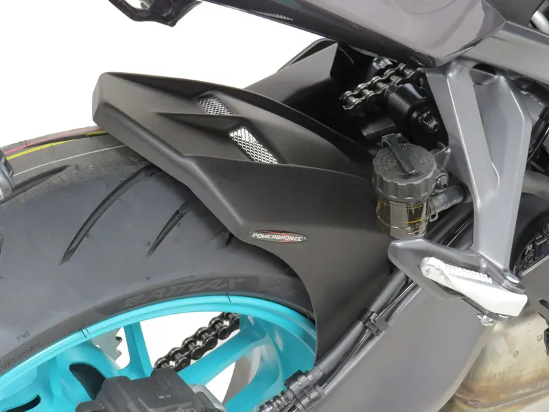 Yamaha Yzf-R9  2025 > Carbon Look & Silver Mesh Rear Hugger By Powerbronze 1