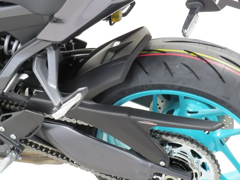 Yamaha Yzf-R9  2025 > Gloss Black & Silver Mesh Rear Hugger By Powerbronze. 1